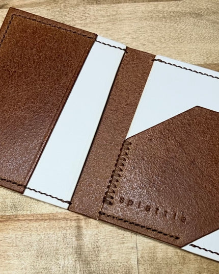 white/brown 4 slot card holder